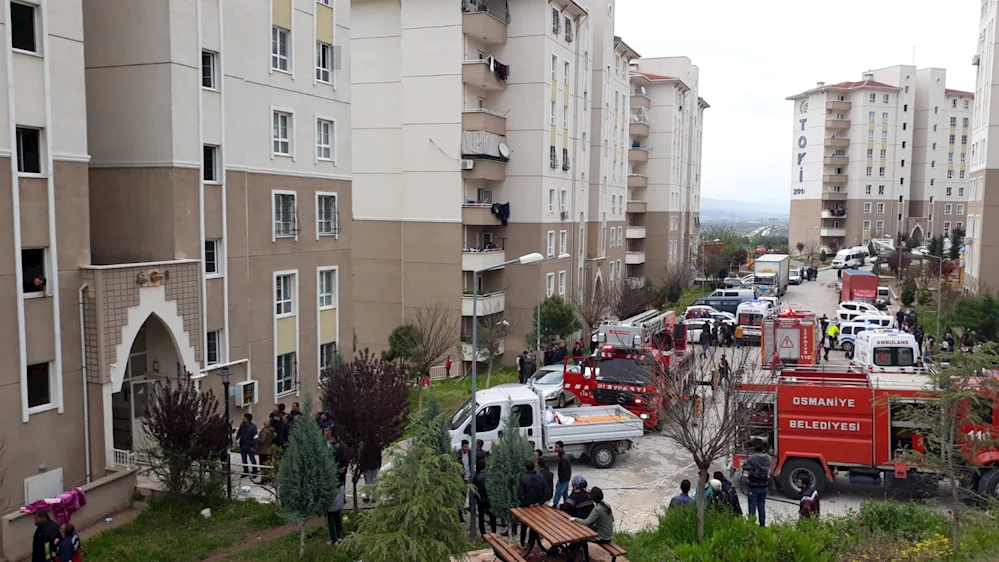 Apartmanın elektrik panosu alev aldı, 8 kişi hastaneye kaldırıldı